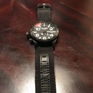 Mens Nixon 51-30 watch. Black.